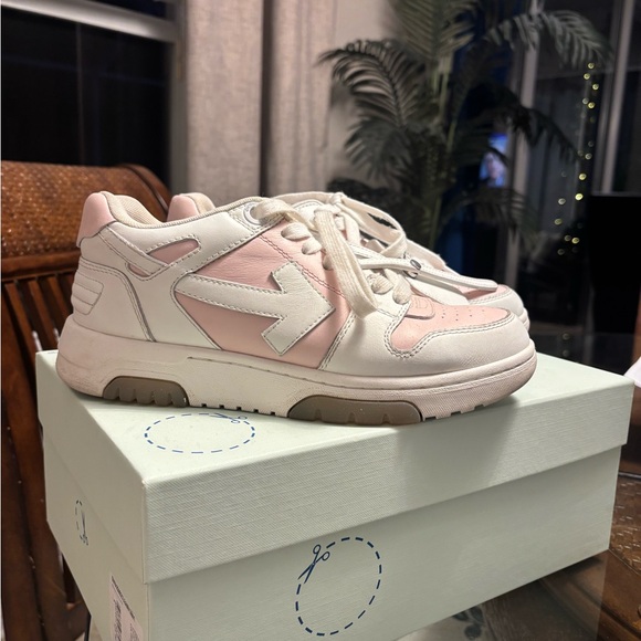 OFF WHITE Women's Pink and White Sneakers - Picture 1 of 7